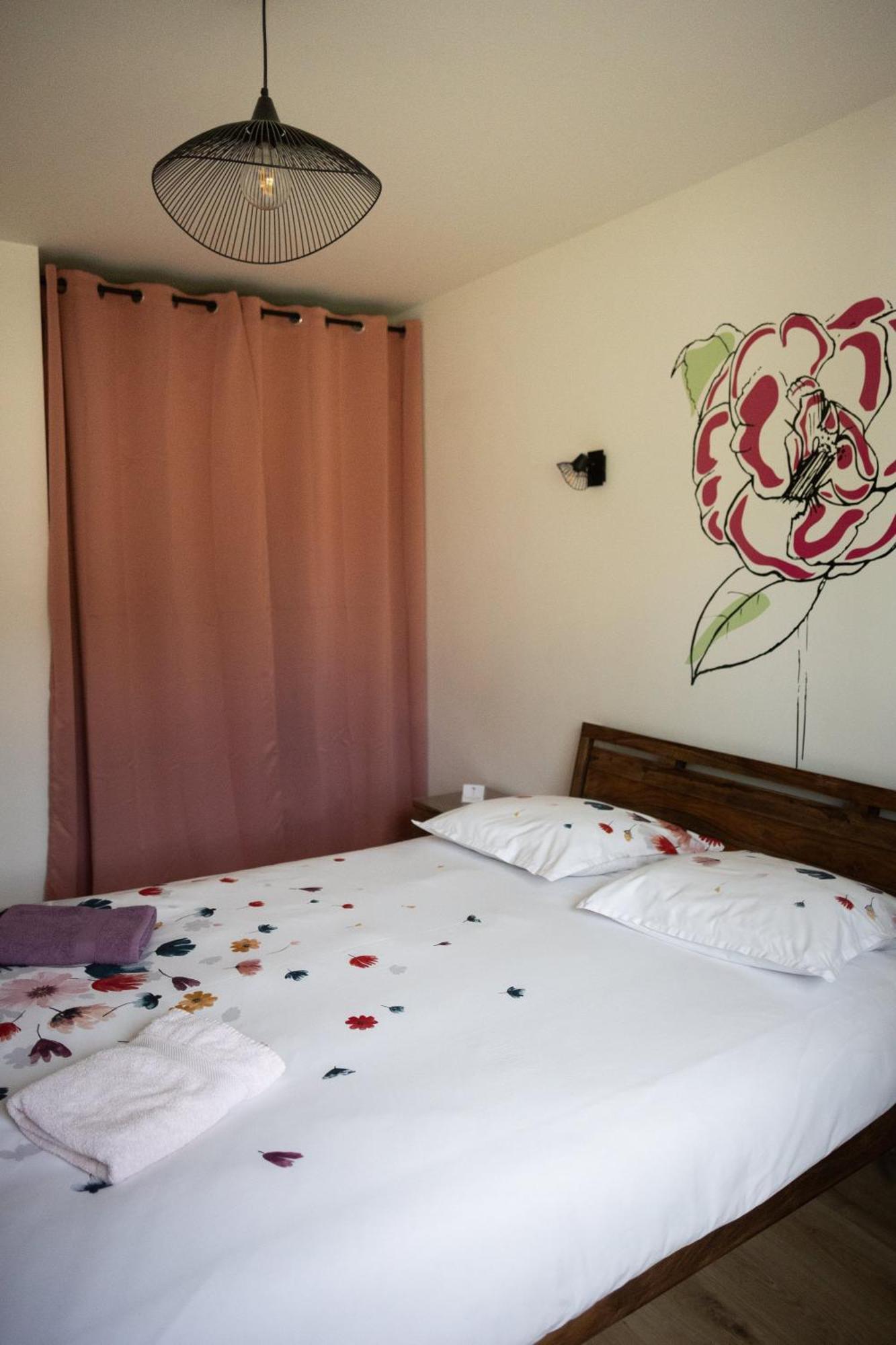 Hotel Aux Coquelicots Sauvages Pont-Saint-Martin Esterno foto